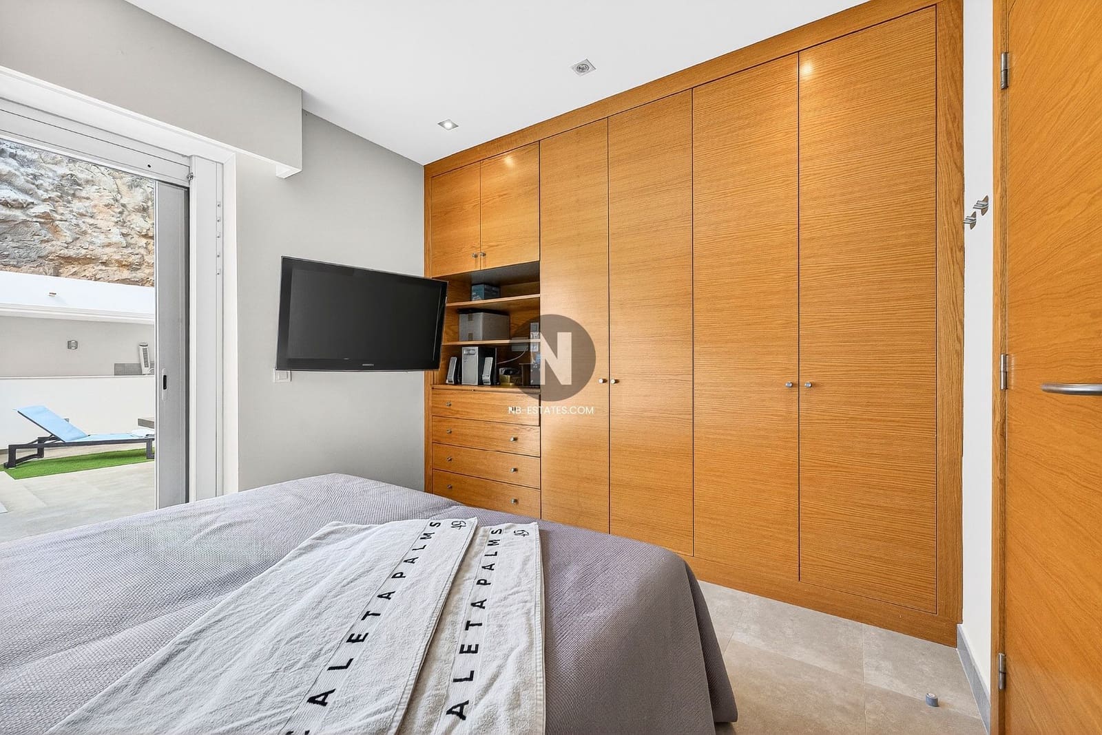 3 soveværelse Penthouse til salg i La Caleta Adeje med swimmingpool garage - € 2.795.000 (Ref: 9989932)