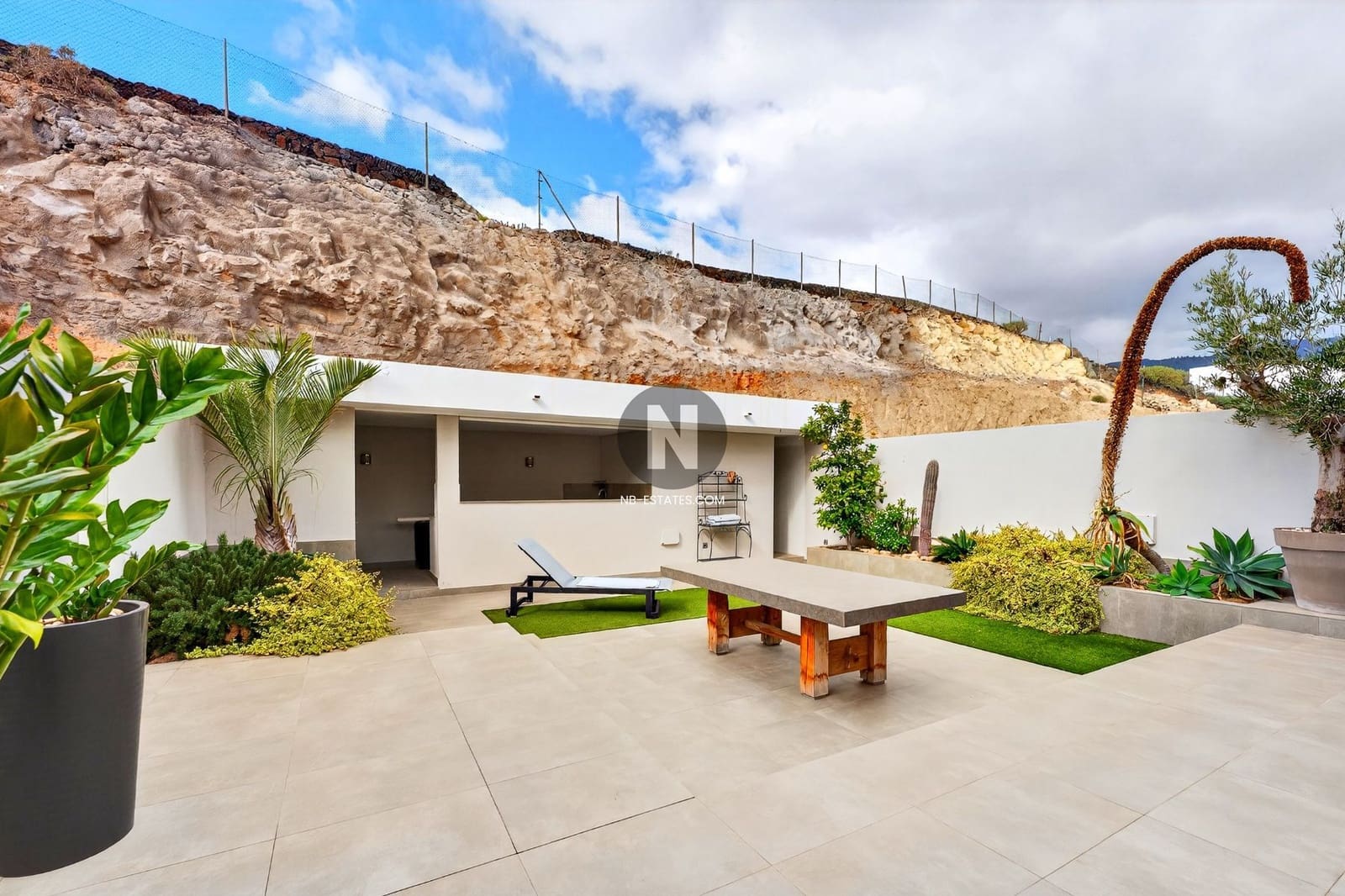 3 soveværelse Penthouse til salg i La Caleta Adeje med swimmingpool garage - € 2.795.000 (Ref: 9989932)