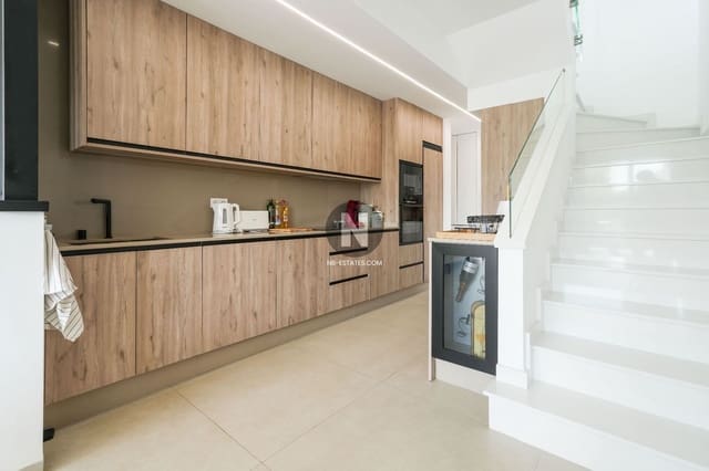 5 camera da letto Villa in vendita in San Pedro del Pinatar ciudad, San Pedro del Pinatar con piscina - 525.000 € (Rif: 9999085)