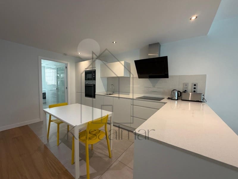 Lejlighed til leje i Las Palmas de Gran Canaria med garage - € 2.800 (Ref: 10003621)