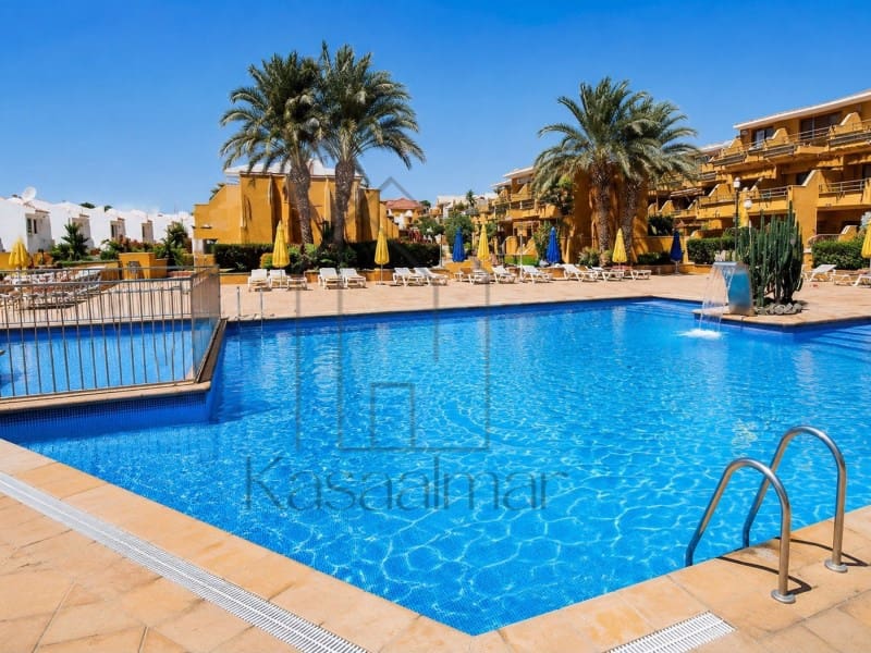 Bungalow de 2 habitaciones en Sonneland en alquiler con piscina - 2.000 € (Ref: 10015248)