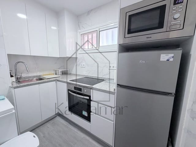 1 makuuhuone Huoneisto vuokrattavana paikassa Playa del Inglés, San Bartolomé de Tirajana mukana uima-altaan - 1 200 € (Ref: 10044731)