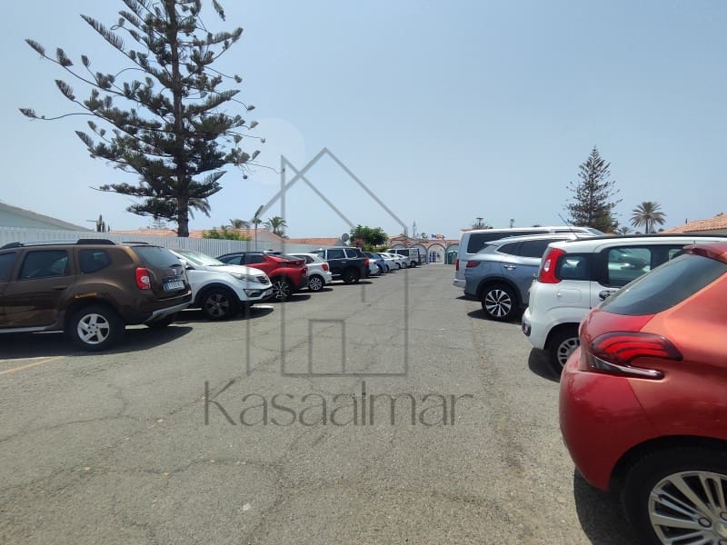 Bungalow de 1 chambre à louer à Playa del Ingles avec piscine garage - 1 500 € (Ref: 10086055)