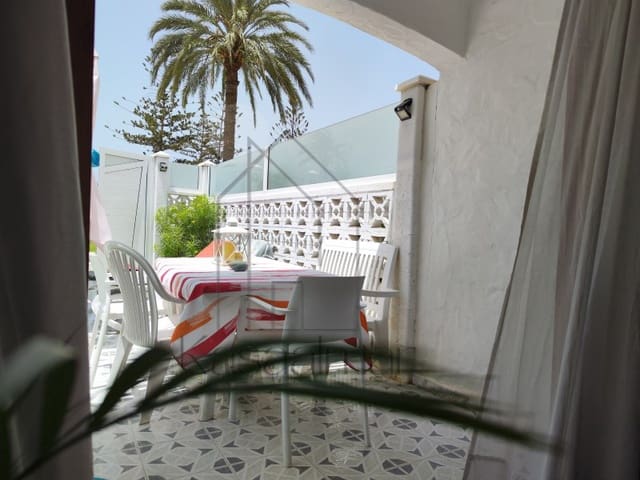 Bungalow de 1 chambre à louer à Playa del Inglés, San Bartolomé de Tirajana avec piscine garage - 1 500 € (Ref: 10086055)