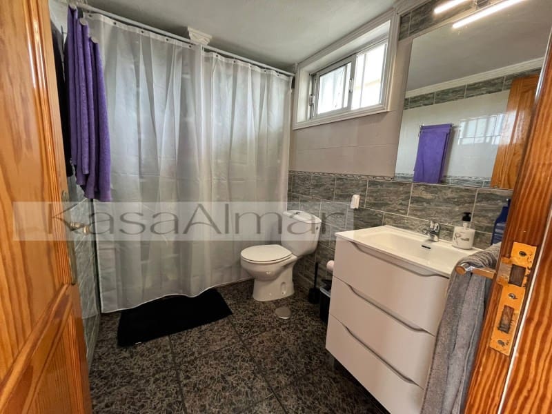 2 bedroom Apartment for rent in San Bartolome de Tirajana with pool - € 1,000 (Ref: 7692769)