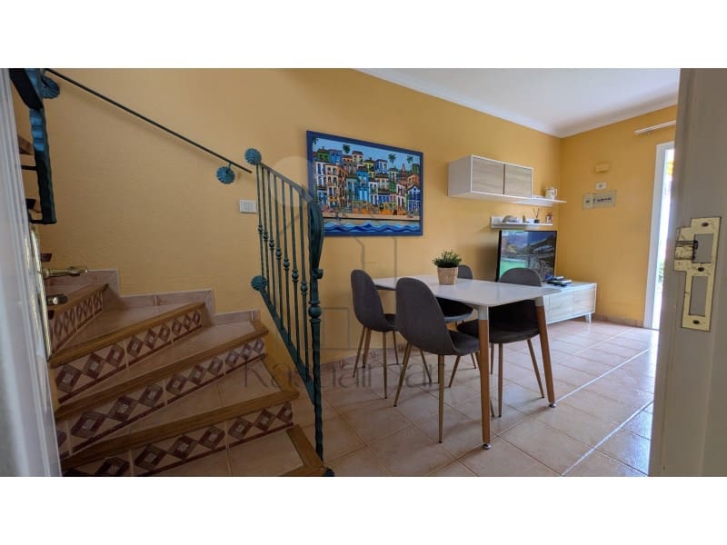 2 bedroom Bungalow for rent in San Bartolome de Tirajana with pool - € 1,700 (Ref: 8226127)