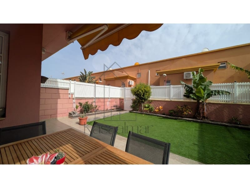 2 bedroom Bungalow for rent in San Bartolome de Tirajana with pool - € 1,700 (Ref: 8226127)