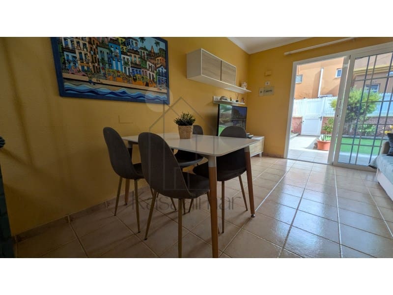 2 bedroom Bungalow for rent in San Bartolome de Tirajana with pool - € 1,700 (Ref: 8226127)