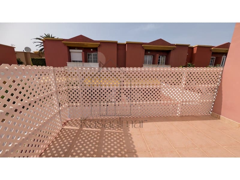 2 bedroom Bungalow for rent in San Bartolome de Tirajana with pool - € 1,700 (Ref: 8226127)