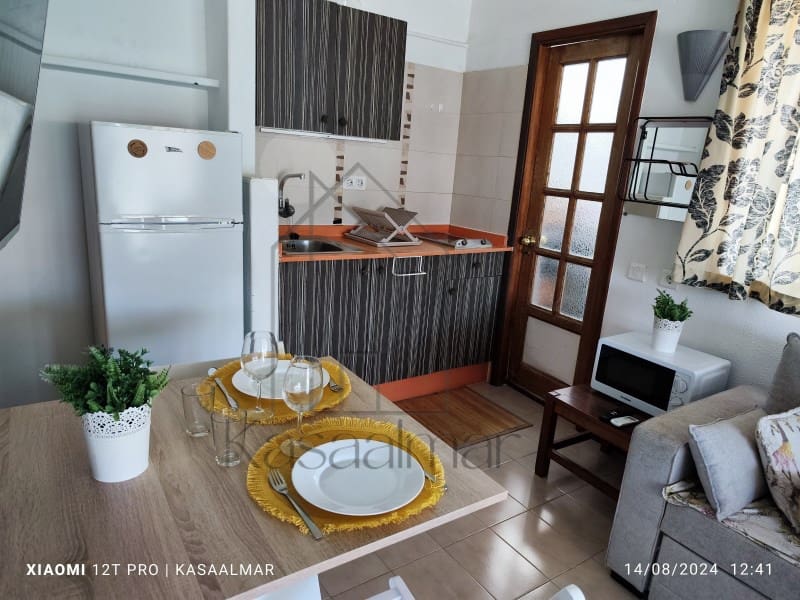 1 makuuhuone Bungalow vuokrattavana paikassa San Bartolome de Tirajana mukana uima-altaan - 1 200 € (Ref: 8489090)