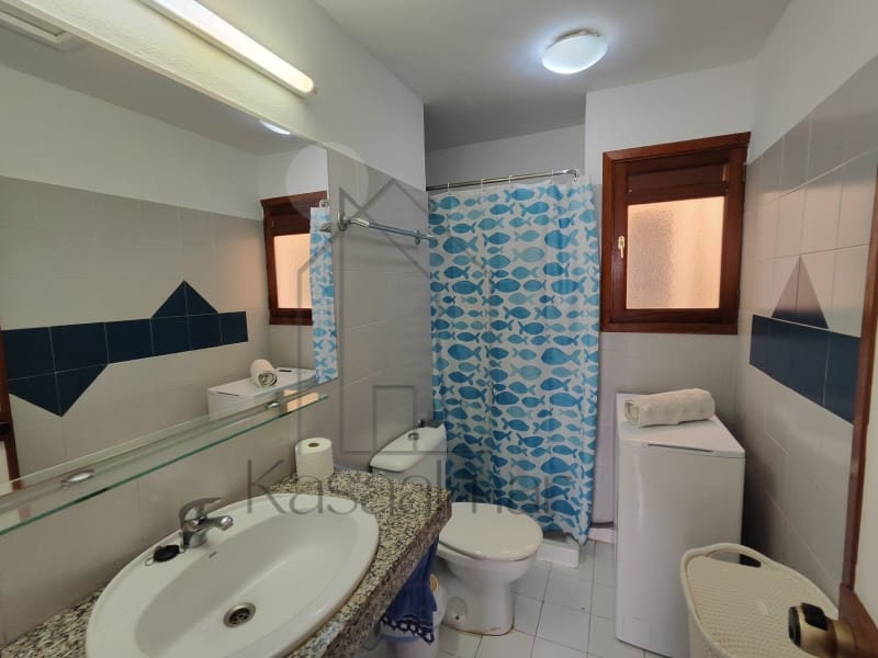 1 makuuhuone Bungalow vuokrattavana paikassa San Bartolome de Tirajana mukana uima-altaan - 1 200 € (Ref: 8489090)