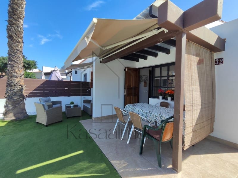 1 makuuhuone Bungalow vuokrattavana paikassa San Bartolome de Tirajana mukana uima-altaan - 1 200 € (Ref: 8489090)