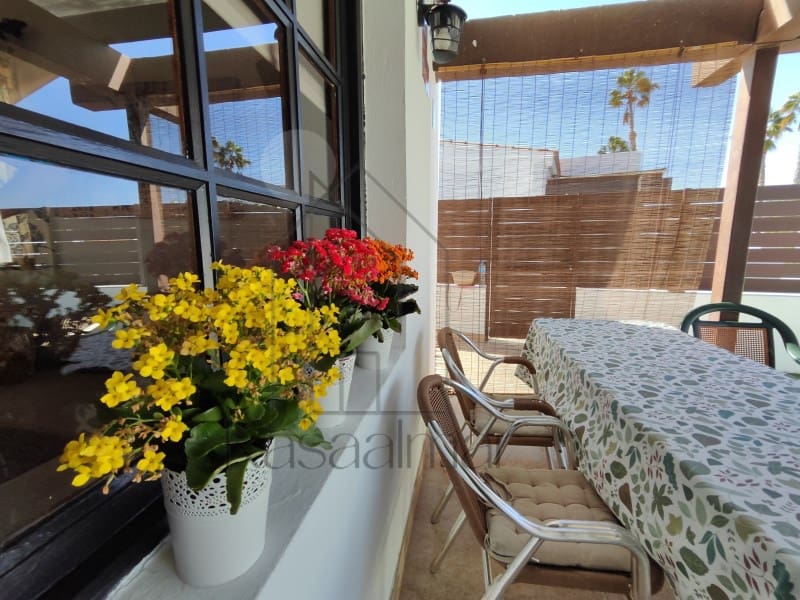 1 makuuhuone Bungalow vuokrattavana paikassa San Bartolome de Tirajana mukana uima-altaan - 1 200 € (Ref: 8489090)