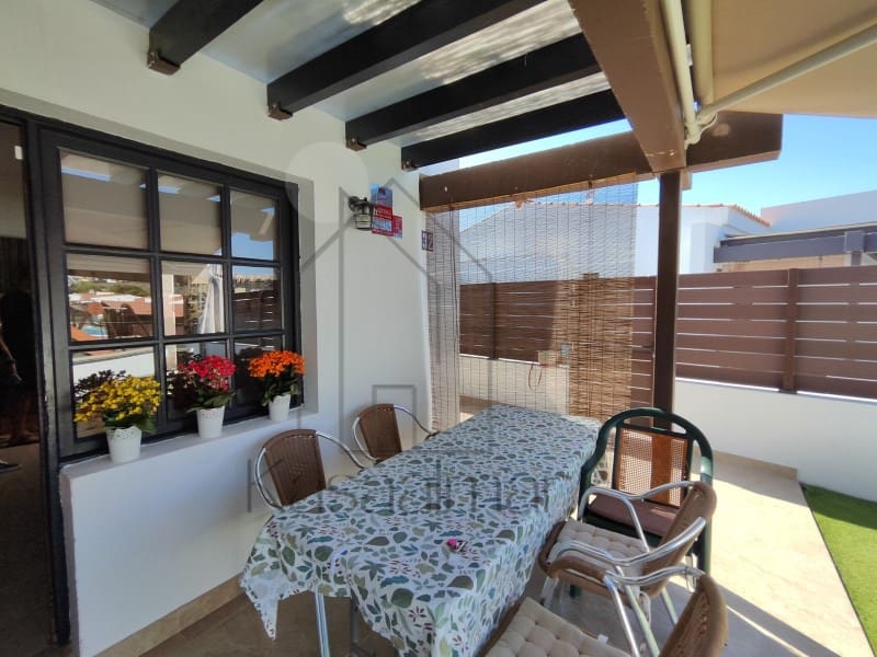 1 makuuhuone Bungalow vuokrattavana paikassa San Bartolome de Tirajana mukana uima-altaan - 1 200 € (Ref: 8489090)