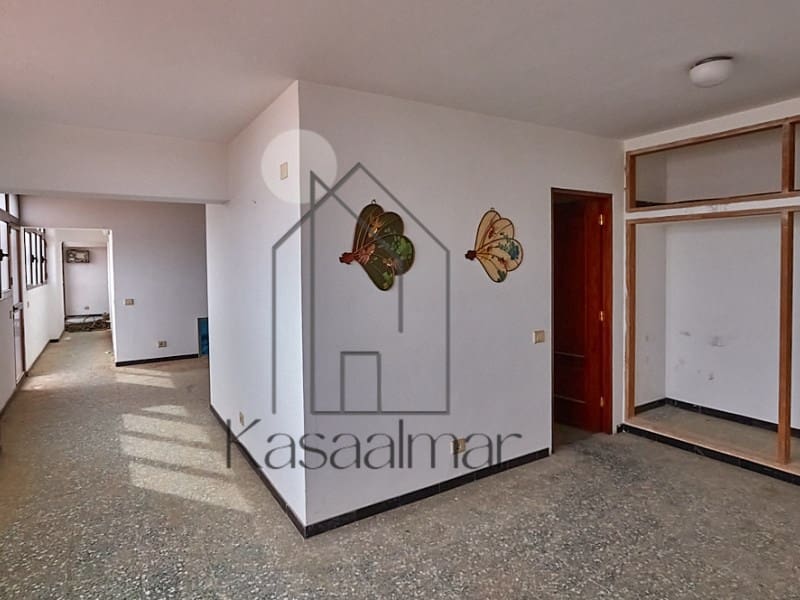4 slaapkamer Penthouse te koop in Las Palmas de Gran Canaria - € 630.000 (Ref: 8731985)