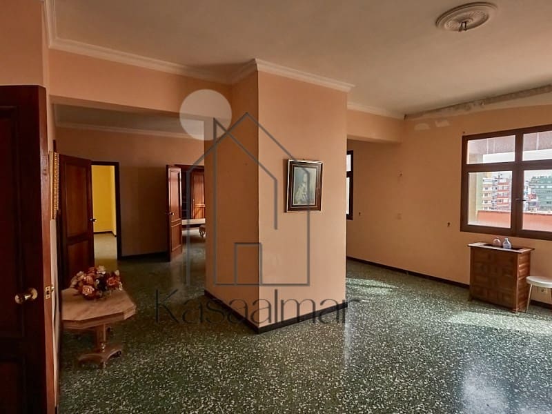 4 slaapkamer Penthouse te koop in Las Palmas de Gran Canaria - € 630.000 (Ref: 8731985)