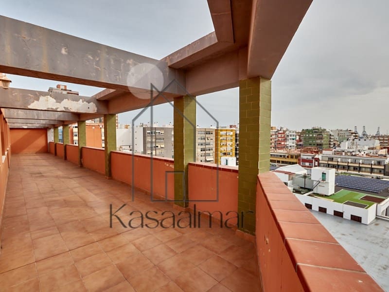 4 slaapkamer Penthouse te koop in Las Palmas de Gran Canaria - € 630.000 (Ref: 8731985)
