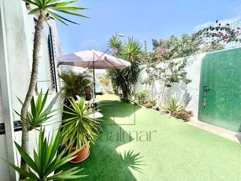 2 bedroom Bungalow for rent in Playa del Ingles - € 2,000 (Ref: 9199652)