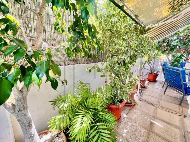 2 bedroom Bungalow for rent in Playa del Ingles - € 2,000 (Ref: 9199652)