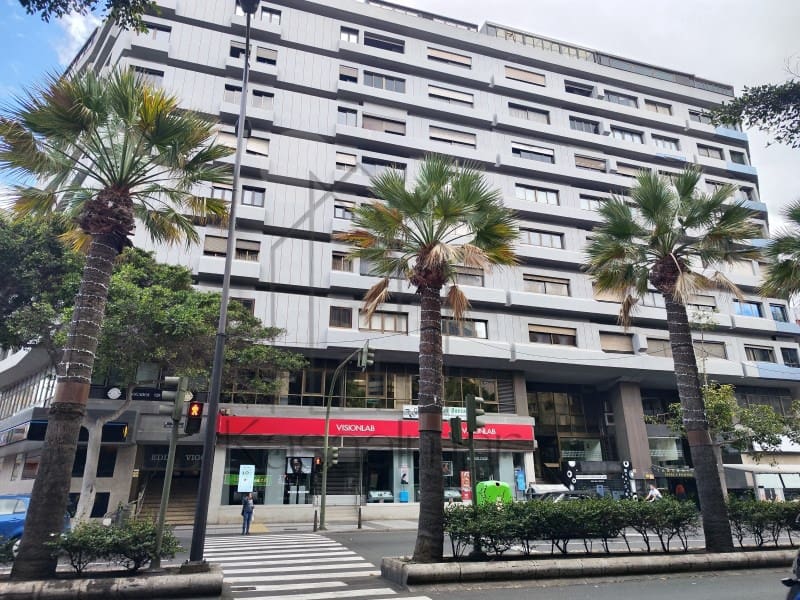 4 bedroom Apartment for sale in Las Palmas de Gran Canaria with garage - € 670,000 (Ref: 9449180)