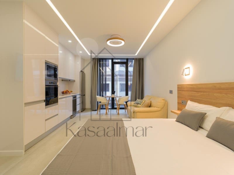 Apartment for rent in Las Palmas de Gran Canaria - € 1,090 (Ref: 9483907)