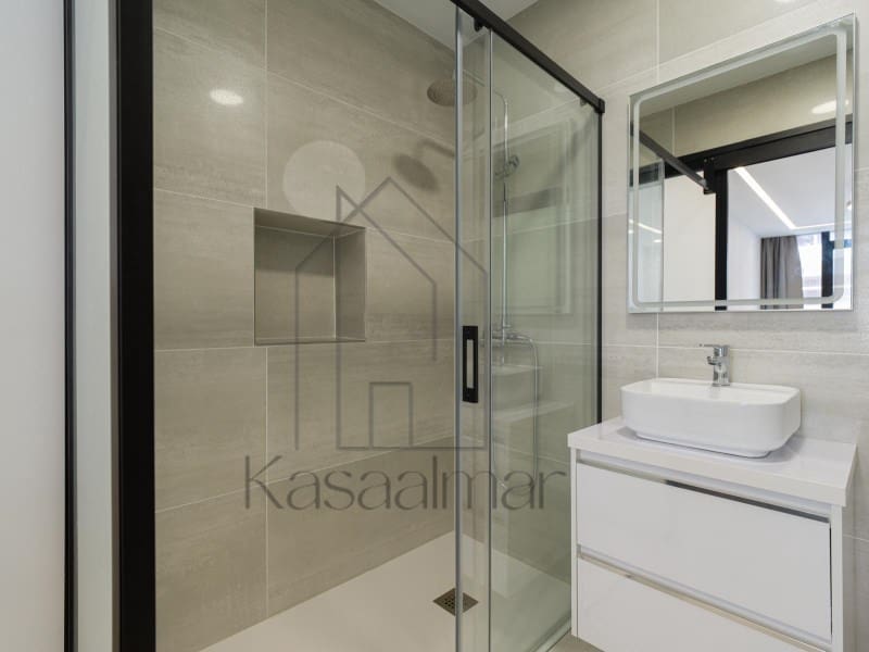 Apartment for rent in Las Palmas de Gran Canaria - € 1,090 (Ref: 9483907)