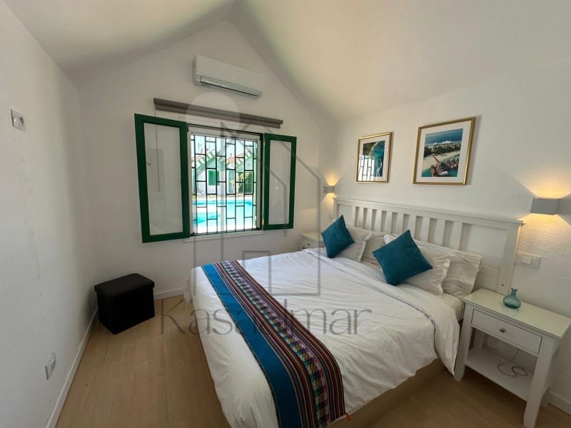 2 soverom Bungalow til leie i San Bartolome de Tirajana med svømmebasseng garasje - € 1 950 (Ref: 9558682)