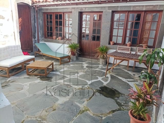 Casa de 2 habitaciones en Moya en alquiler con garaje - 1.600 € (Ref: 9627564)