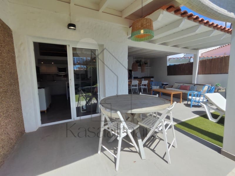 2 makuuhuone Bungalow vuokrattavana paikassa San Bartolome de Tirajana mukana uima-altaan - 1 800 € (Ref: 9648123)