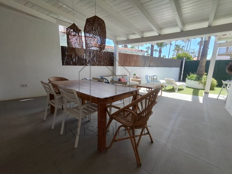 2 makuuhuone Bungalow vuokrattavana paikassa San Bartolome de Tirajana mukana uima-altaan - 1 800 € (Ref: 9648123)