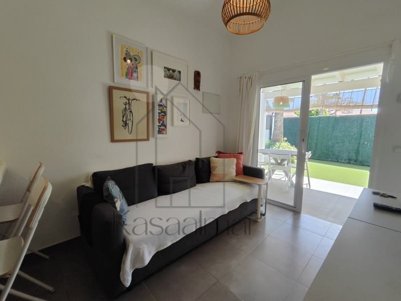 2 makuuhuone Bungalow vuokrattavana paikassa San Bartolome de Tirajana mukana uima-altaan - 1 800 € (Ref: 9648123)