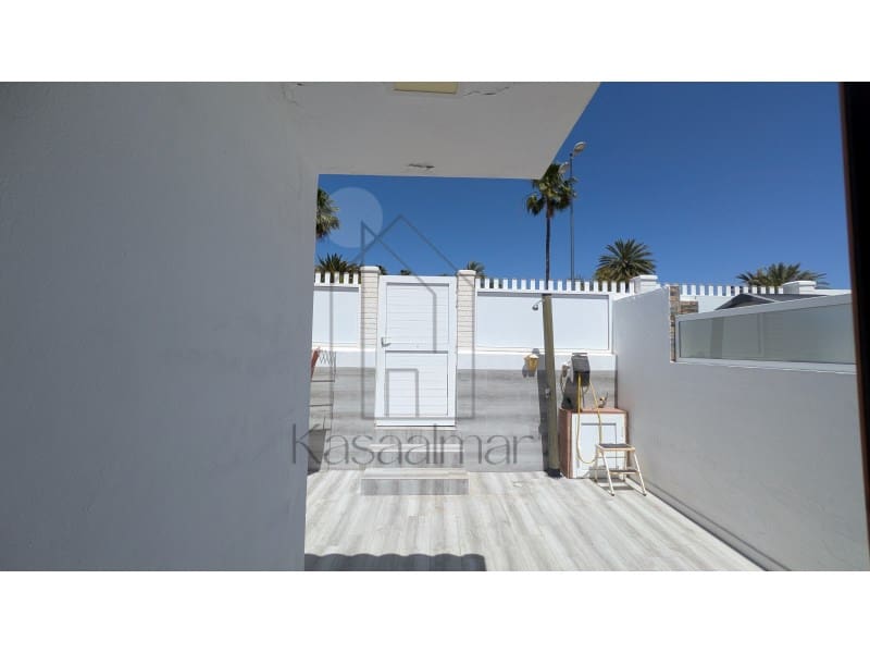 2 quarto Bungalow para arrendar em Playa del Ingles com piscina - 1 700 € (Ref: 9686271)