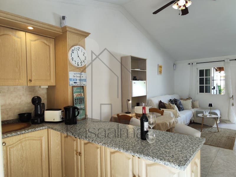 2 bedroom Bungalow for rent in Playa del Ingles with pool - € 1,500 (Ref: 9741645)