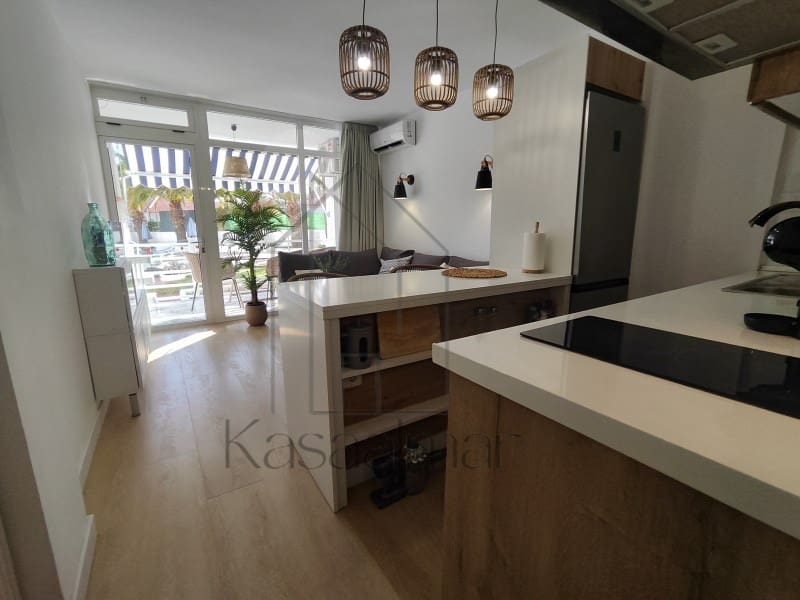 1 makuuhuone Huoneisto vuokrattavana paikassa Playa del Ingles mukana uima-altaan - 1 600 € (Ref: 9783670)