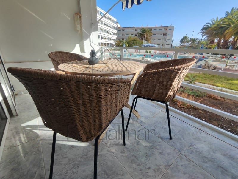 1 makuuhuone Huoneisto vuokrattavana paikassa Playa del Ingles mukana uima-altaan - 1 600 € (Ref: 9783670)