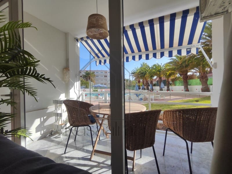 1 makuuhuone Huoneisto vuokrattavana paikassa Playa del Ingles mukana uima-altaan - 1 600 € (Ref: 9783670)