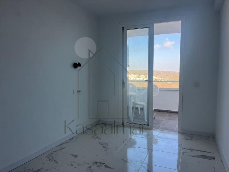 Apartamento para arrendar em Puerto Rico com piscina - 1 200 € (Ref: 9790885)