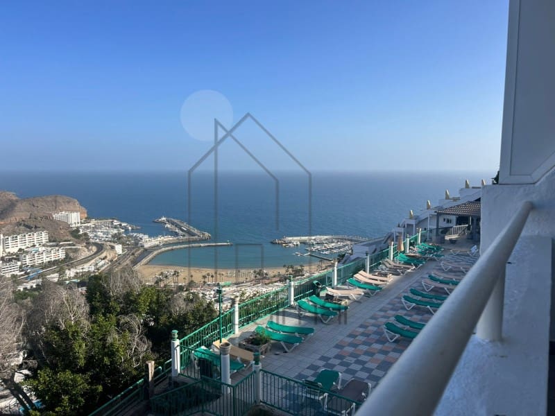 Apartamento para arrendar em Puerto Rico com piscina - 1 200 € (Ref: 9790885)