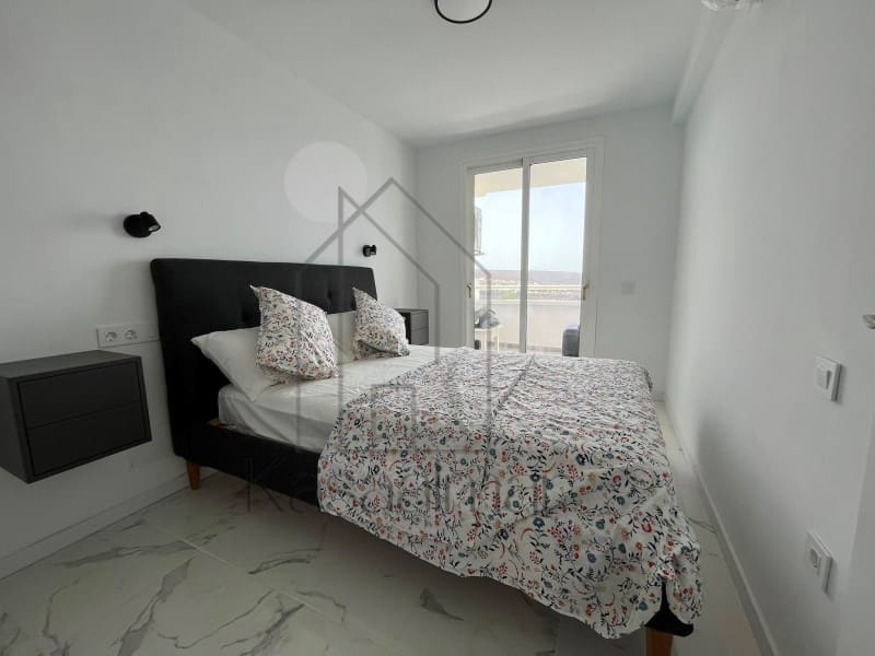 Apartment for rent in Puerto Rico with pool - € 1,200 (Ref: 9790885)