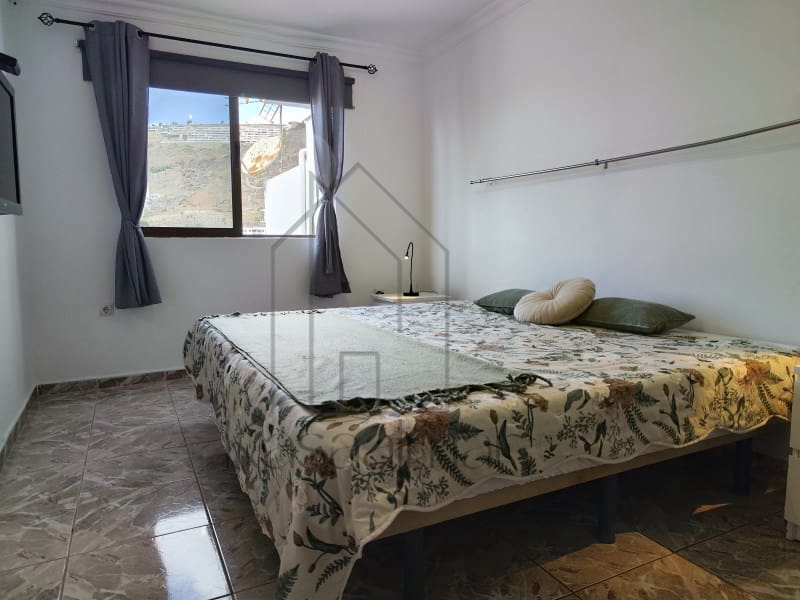 Appartement de 1 chambre à louer à Puerto Rico avec garage - 1 200 € (Ref: 9806314)