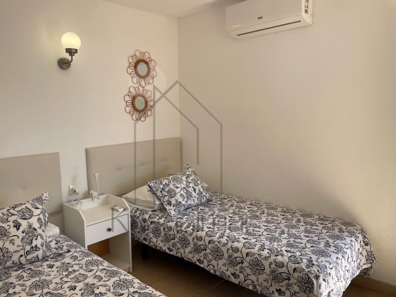 3 makuuhuone Bungalow vuokrattavana paikassa Playa del Ingles mukana uima-altaan - 2 500 € (Ref: 9817933)