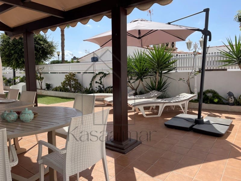 3 makuuhuone Bungalow vuokrattavana paikassa Playa del Ingles mukana uima-altaan - 2 500 € (Ref: 9817933)