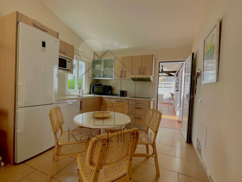 3 makuuhuone Bungalow vuokrattavana paikassa Playa del Ingles mukana uima-altaan - 2 500 € (Ref: 9817933)