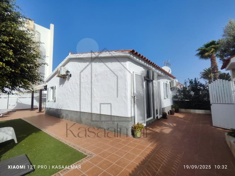 3 makuuhuone Bungalow vuokrattavana paikassa Playa del Ingles mukana uima-altaan - 2 500 € (Ref: 9817933)