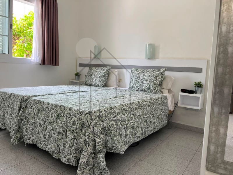 1 makuuhuone Bungalow vuokrattavana paikassa Playa del Ingles mukana uima-altaan - 1 400 € (Ref: 9822463)