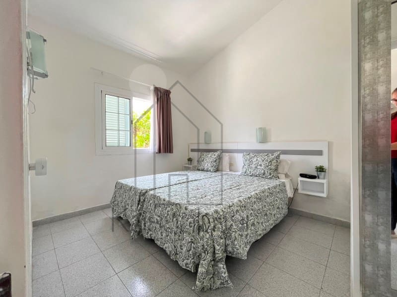 1 makuuhuone Bungalow vuokrattavana paikassa Playa del Ingles mukana uima-altaan - 1 400 € (Ref: 9822463)