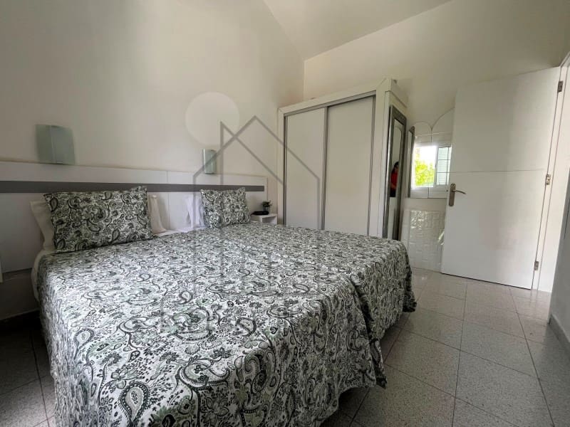 1 makuuhuone Bungalow vuokrattavana paikassa Playa del Ingles mukana uima-altaan - 1 400 € (Ref: 9822463)