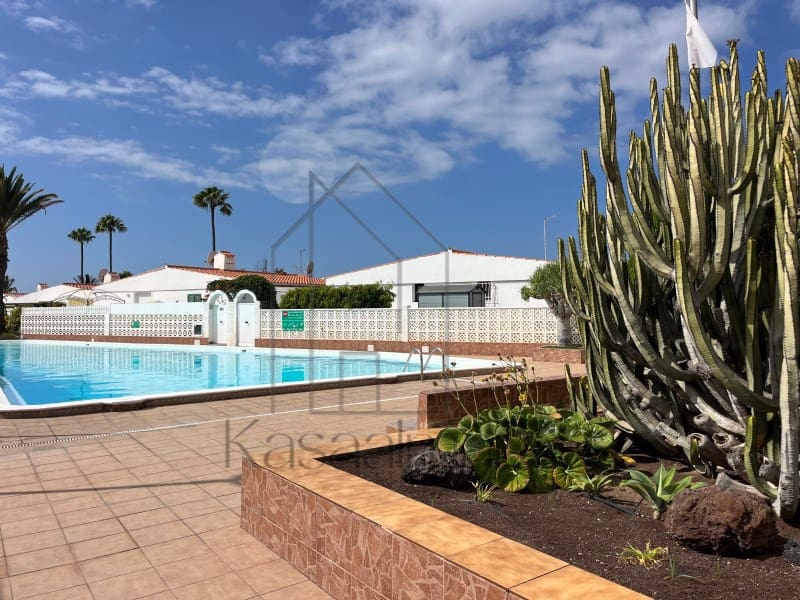 2 bedroom Bungalow for rent in Playa del Ingles with pool - € 1,400 (Ref: 9839268)