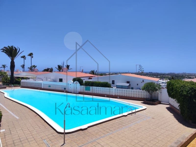 Bungalow de 2 chambres à louer à Playa del Ingles avec piscine - 1 800 € (Ref: 9839268)