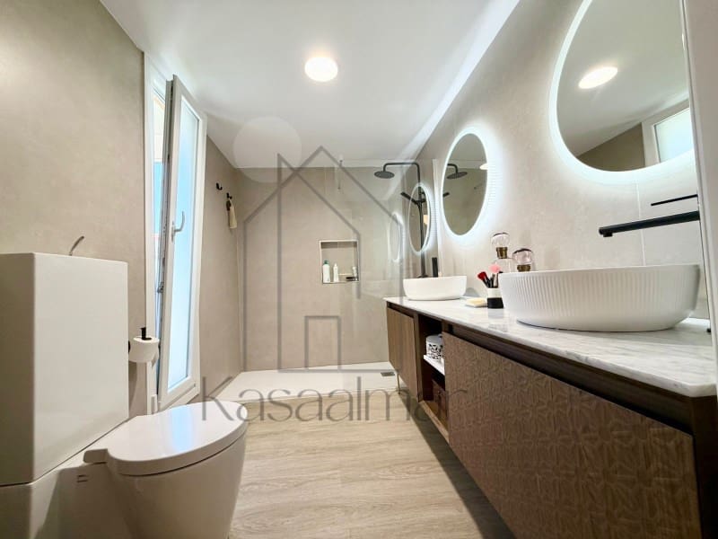 3 quarto Moradia para venda em San Bartolome de Tirajana com piscina - 749 000 € (Ref: 9917836)